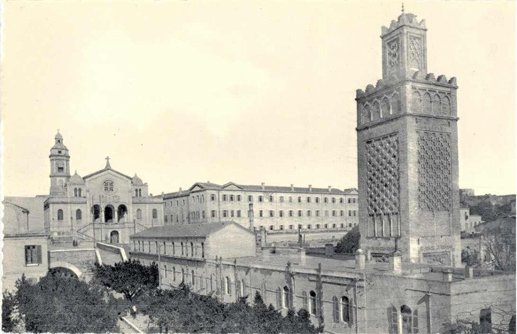ORAN EGLISE ST LOUIS ET MINARET DE LA CASBAH.JPG